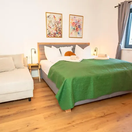 Hoehenweg & * Mariapfarr