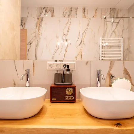 Hoehenweg & Mariapfarr